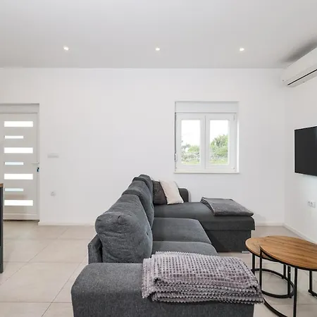 Anita Ii Apartamento Sukošan